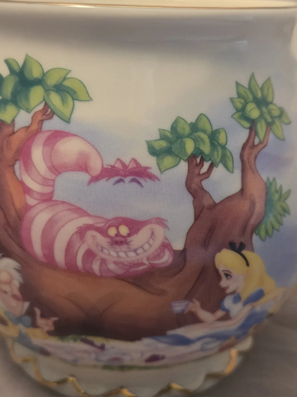DISNEY PARKS ALICE IN WONDERLAND CHESHIRE CAT CERAMIC TEAPOT  W/ BOX